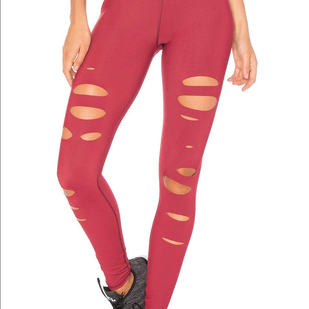 ALO Yoga Ripped Warrior Legging XS Red